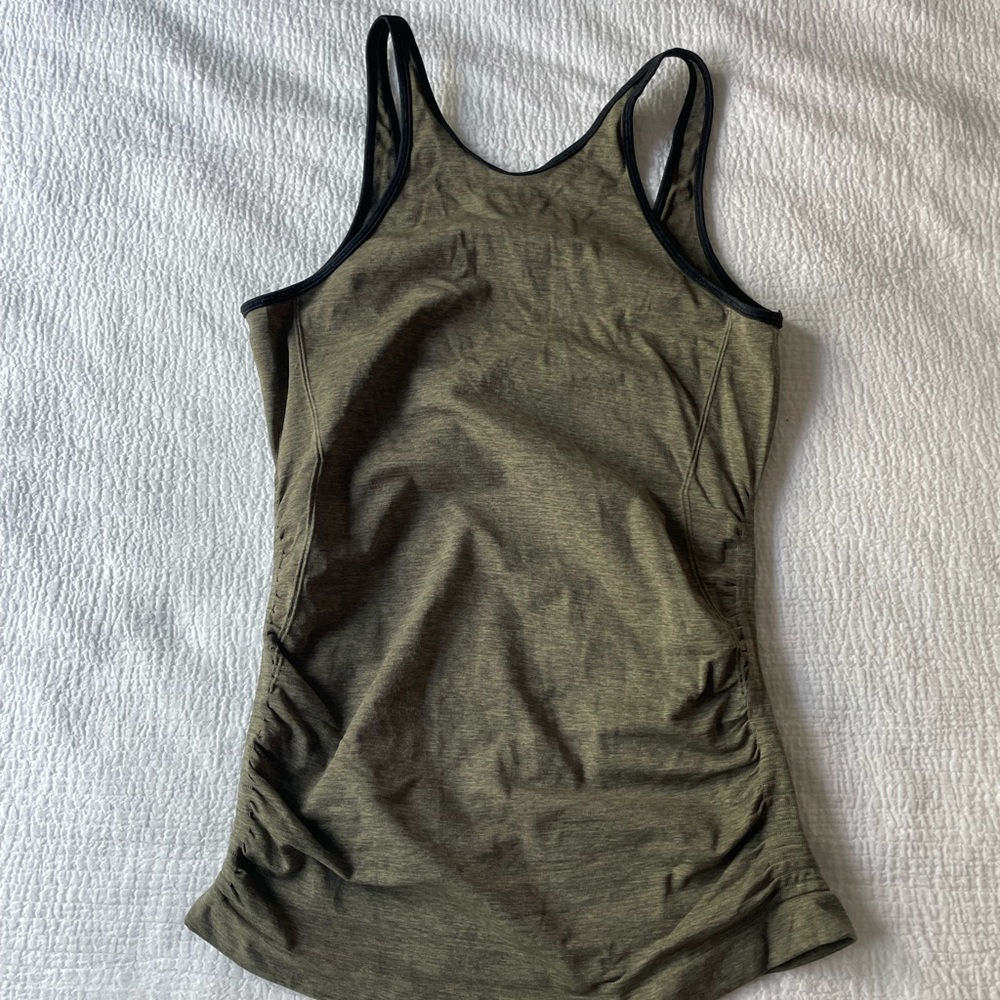 Lululemon tank